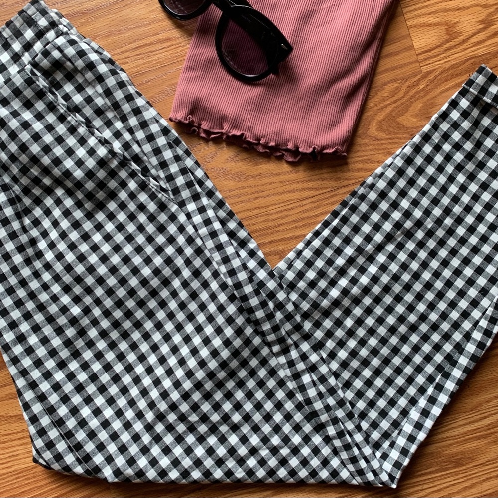 Trendy B&W Checkered Trousers